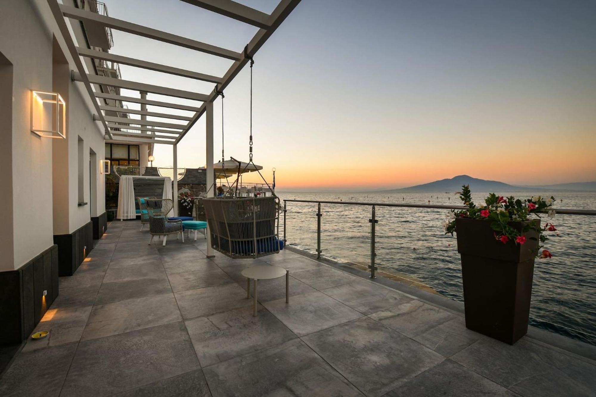 My Exclusive Italy - Beachfront & Private Sea Access Sorrente