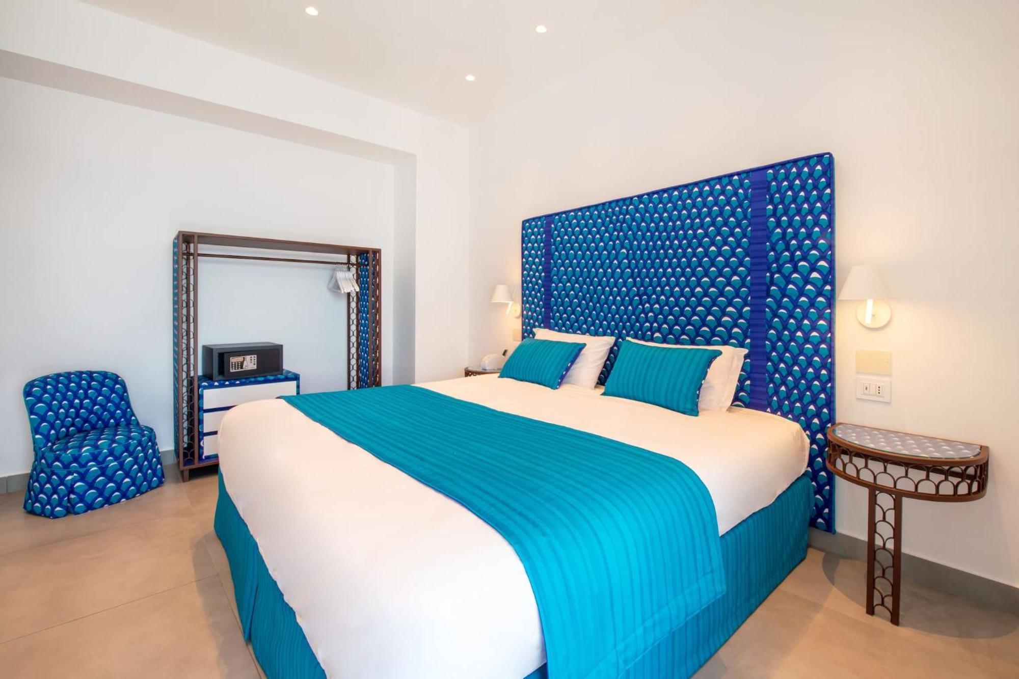 My Exclusive Italy - Beachfront & Private Sea Access Villa Sorrente