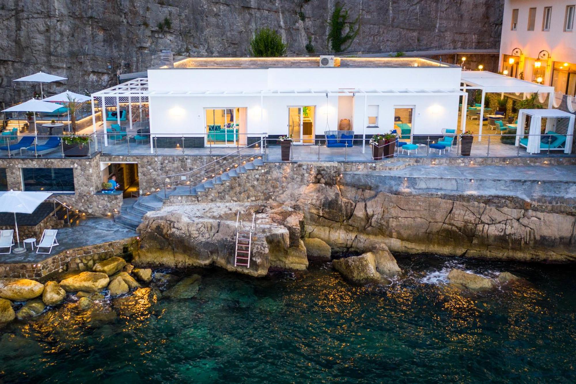 My Exclusive Italy - Beachfront & Private Sea Access Sorrente